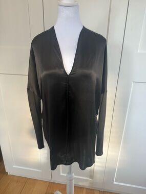 Vince Black Satin-Feel V-Neck Long Sleeve Top